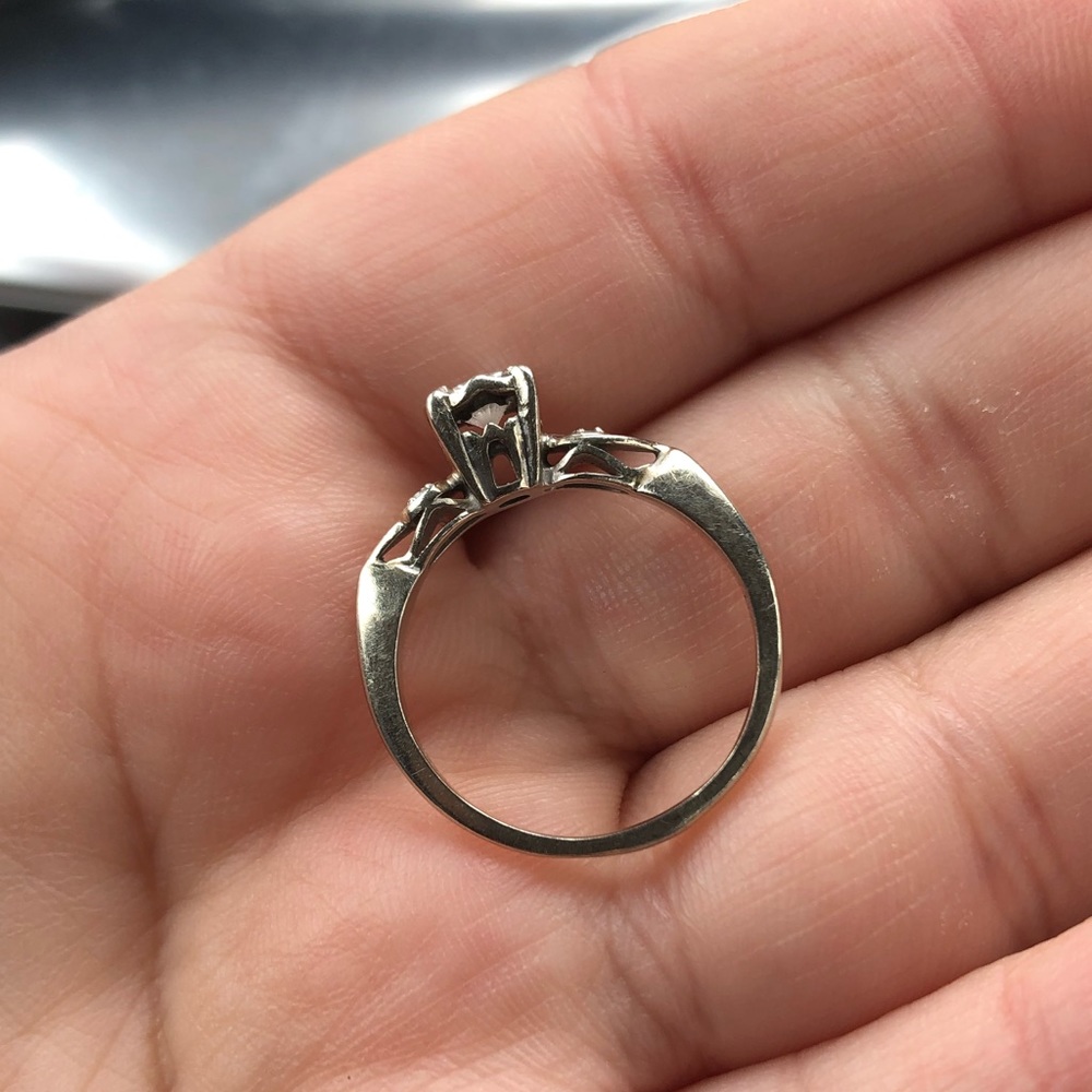 Diamond ring - Picture 3 of 3